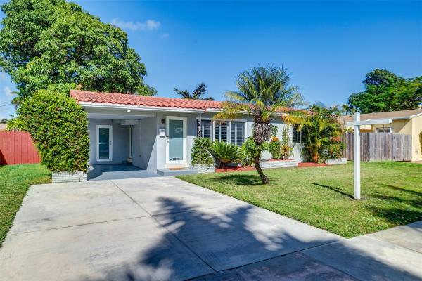Gulfstream Estates, 1019 NE 5th St, Hallandale Beach, Florida 33009, image 1