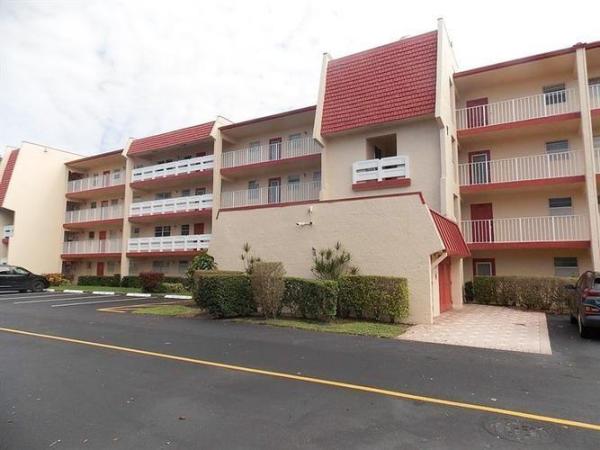 Oriole Golf & Tennis Club 2, 1015 Country Club Dr #304, Margate, Florida 33063, image 1