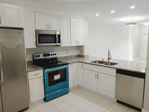 Coral Reef Club, 9947 NW 56th Pl, Coral Springs, Florida 33076, image 1