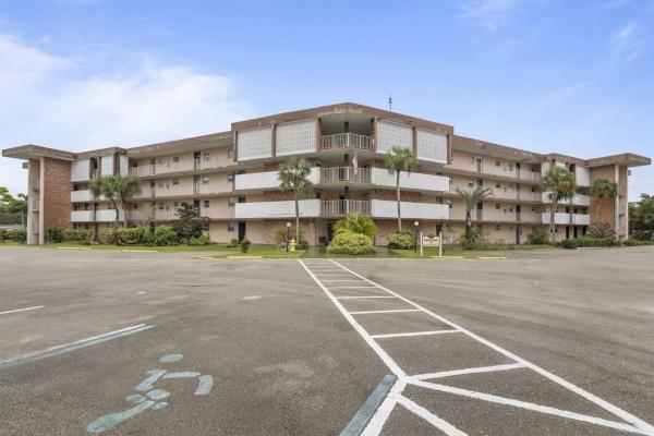 Lauderdale Oaks, 2801 NW 47th Ter #110A, Lauderdale Lakes, Florida 33313, image 2