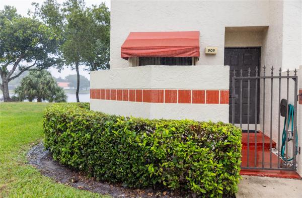 Republic Square, 909 Republic Ct #909, Deerfield Beach, Florida 33442, image 1