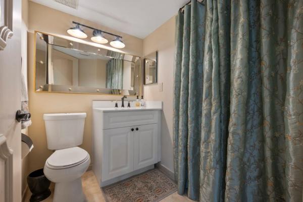 The Sterling Villages Of Palm Beach Lakes, 16206 Glenmoor Dr, West Palm Beach, Florida 33409, image 2