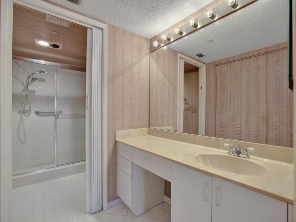 Watersedge At Lakes Of Delray, 15355 Lakes Of Delray Blvd #302, Delray Beach, Florida 33484, image 2