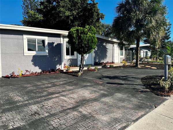 Boulevard Gardens, 136 NW 31st Ave, Fort Lauderdale, Florida 33311, image 1