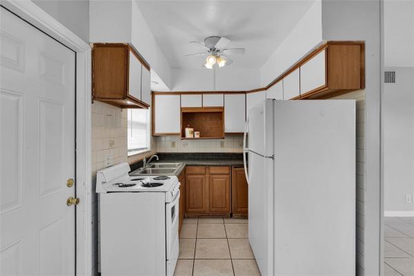 Northeast Heights, 290 NE 40th St #14, Oakland Park, Florida 33334, image 1