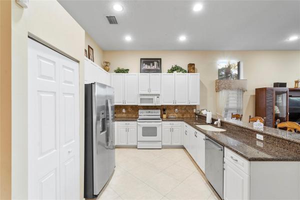 Valencia Shores, 8218 Sandpiper Glen Dr, Lake Worth, Florida 33467, image 1