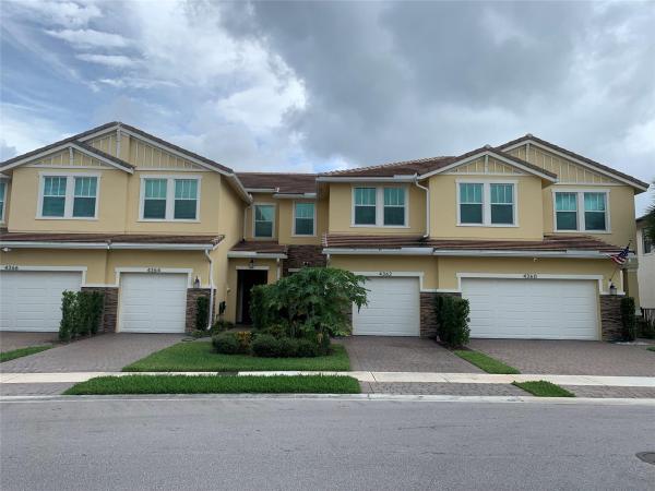 Veleiros At Crystal Lake, 4362 Veleiros Ave, Deerfield Beach, Florida 33064, image 1