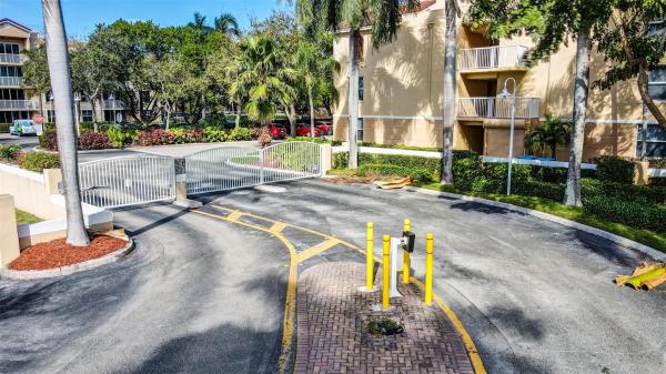 Sheridan Beach Club, 609 E Sheridan St #104, Dania Beach, Florida 33004, image 1