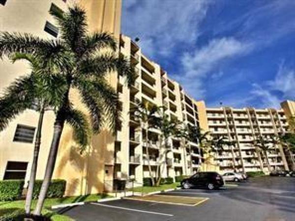 18th Hole At Inverrary, 3940 Inverrary Blvd #606-A, Lauderhill, Florida 33319, image 1