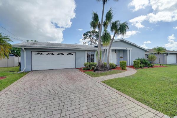 Country Club Village, 1000 NW 15th Ave, Boca Raton, Florida 33486, image 1