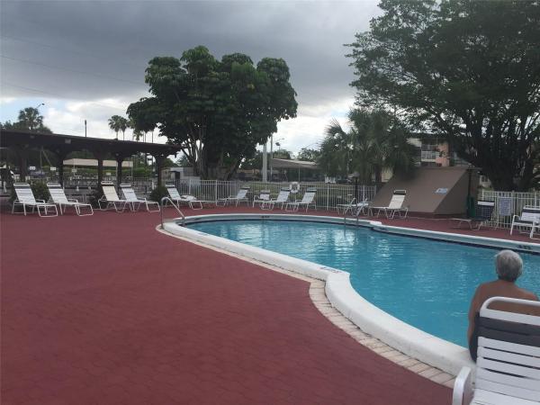 Lauderdale Oaks, 2861 NW 47th Ter #208B, Lauderdale Lakes, Florida 33313, image 2