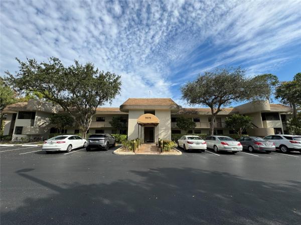 Bonaire At Woodmont, 7675 NW 79th Ave #111, Tamarac, Florida 33321, image 1