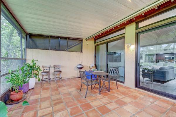 Villas Central, 1401 E Golfview Dr, Pembroke Pines, Florida 33026, image 3