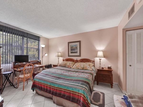 Cypress Chase, 4850 NW 29th Ct #427, Lauderdale Lakes, Florida 33313, image 2