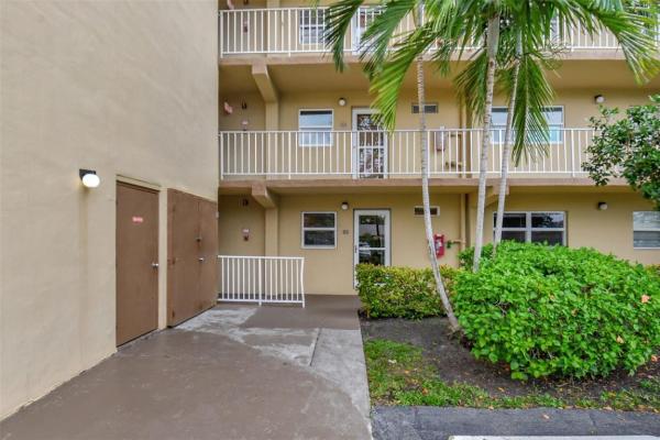 Village Royale Greenside, 2400 NE 1st Ln #1020, Boynton Beach, Florida 33435, image 1