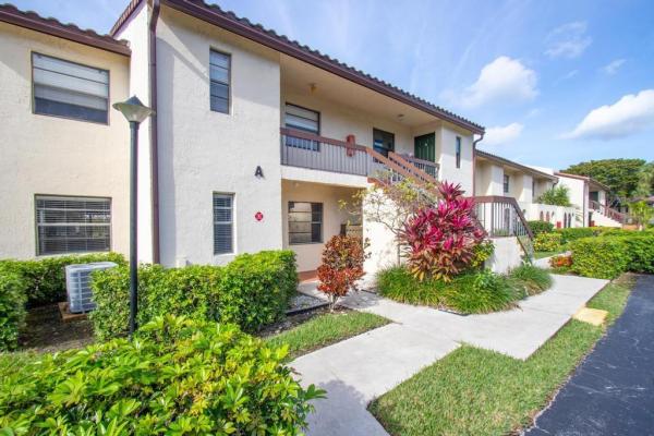 Glades Of Boca Lago, 21863 Arriba Real, Boca Raton, Florida 33433, image 1