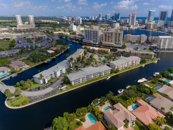 Isle Of Paradise, 455 Paradise Isle Blvd #109, Hallandale Beach, Florida 33009, image 1