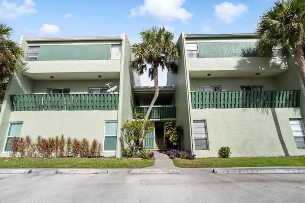 Sun & Lake, 8915 NW 28th Dr #D, Coral Springs, Florida 33065, image 1