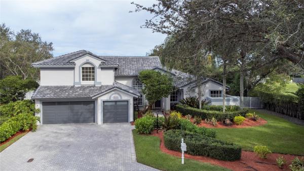 Estates Of Stirling Lake, 16201 Owasco Cir, Davie, Florida 33331, image 1