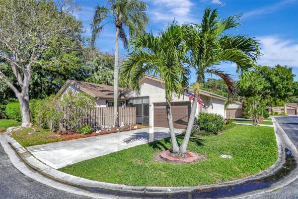 Sawgrass Village 2, 2244 Seagrape Cir, Coconut Creek, Florida 33066, image 1