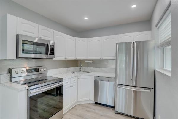 Wilton Commons, 2741 NE 8th Ave #11, Wilton Manors, Florida 33334, image 3