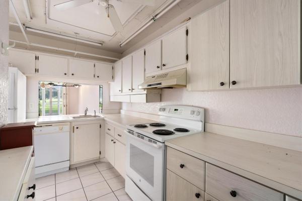 Poinciana Place Of Pine Island Ridge, 9470 Poinciana Pl #109, Davie, Florida 33324, image 2