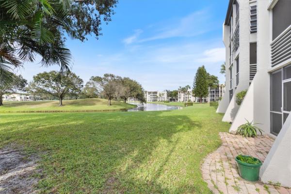 Poinciana Place Of Pine Island Ridge, 9470 Poinciana Pl #109, Davie, Florida 33324, image 1