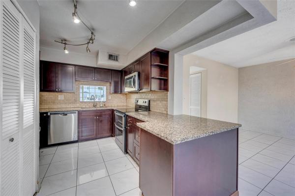 Arrowhead Golf & Tennis Club, 1778 SW 81st Ln #2-31, Davie, Florida 33324, image 2