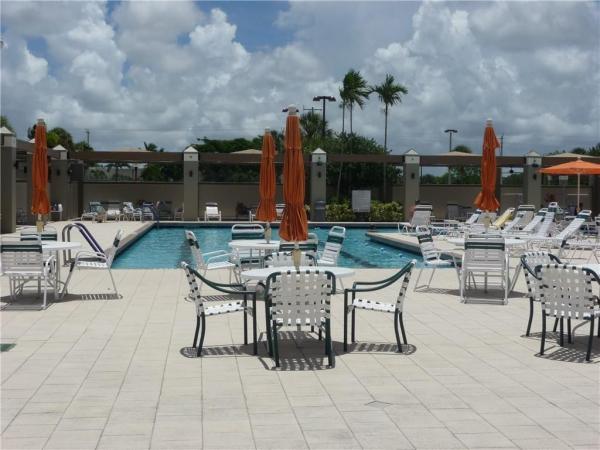 Lucaya Village, 2303 Lucaya Ln #O2, Coconut Creek, Florida 33066, image 1
