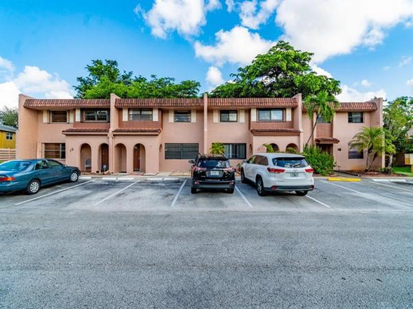 Valencia Village, 18 Seville Cir, Davie, Florida 33324, image 1