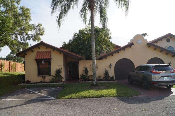 Casa Del Rey, 5098 Cortez Ct, Delray Beach, Florida 33484, image 1