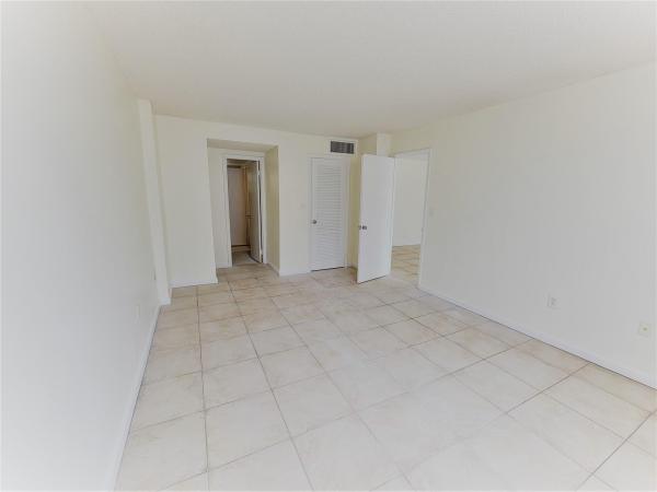Parkway Towers, 15600 NW 7th Ave #115, Golden Glades, Florida 33169, image 1