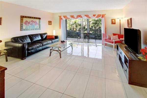Fairways Royale, 1000 NE 14th Ave #406, Hallandale Beach, Florida 33009, image 1