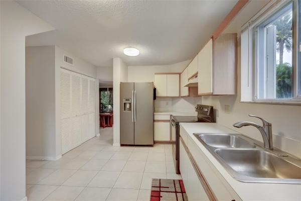 Carriage Gate, 9818 Nickels Blvd #1104, Boynton Beach, Florida 33436, image 2