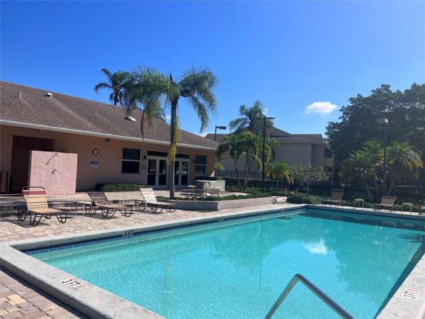 Water's Edge At Deerfield, 601 Cypress Lake Blvd #N14, Deerfield Beach, Florida 33064, image 2