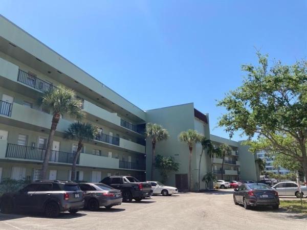 Jamestown, 1638 Embassy Dr #209, West Palm Beach, Florida 33401, image 1