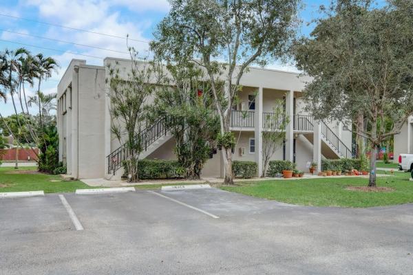 Alpine Woods, 8501 Old Country Mnr #325, Davie, Florida 33328, image 1