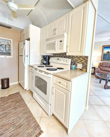 Westbury, 4003 Westbury F, Deerfield Beach, Florida 33442, image 3