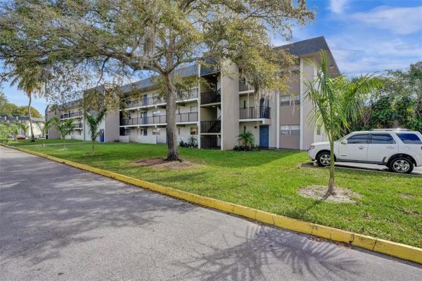 Versailles Gardens, 8000 Fairview Dr #102, Tamarac, Florida 33321, image 1