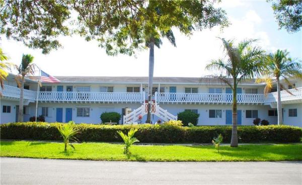 Lynn Mar, 1422 Hayes St #17, Hollywood, Florida 33020, image 1