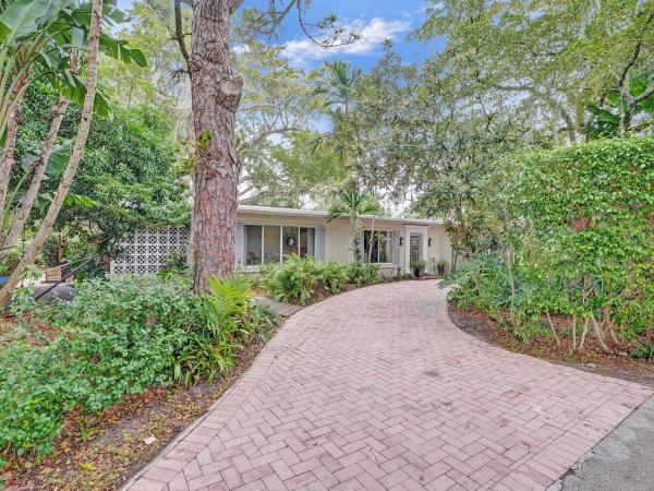 Valencia At Wilton Manors, 701 NE 21st Dr, Wilton Manors, Florida 33305, image 1