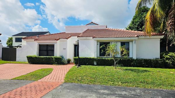 Poinciana Pointe, 626 SW 88th Pl, Fountainebleau, Florida 33174, image 1
