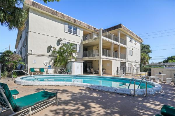 Royal Palm Gardens, 348 S Federal Hwy #31, Dania Beach, Florida 33004, image 1