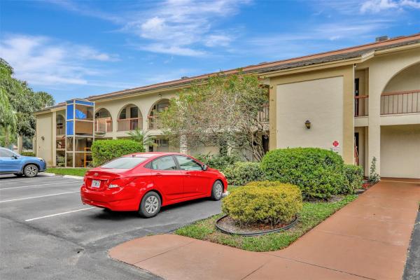 Nassau Village, 2605 Nassau Bnd #D2, Coconut Creek, Florida 33066, image 1