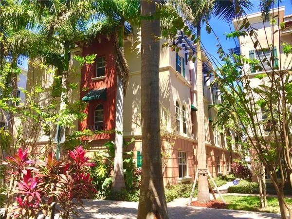 Villa Medici, 1033 NE 17th Way #302, Fort Lauderdale, Florida 33304, image 1