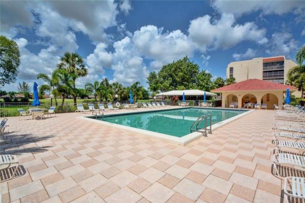 Lakes Of Environ, 3521 Environ Blvd #505, Lauderhill, Florida 33319, image 1