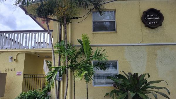 Wilton Commons, 2741 NE 8th Ave #8, Wilton Manors, Florida 33334, image 2