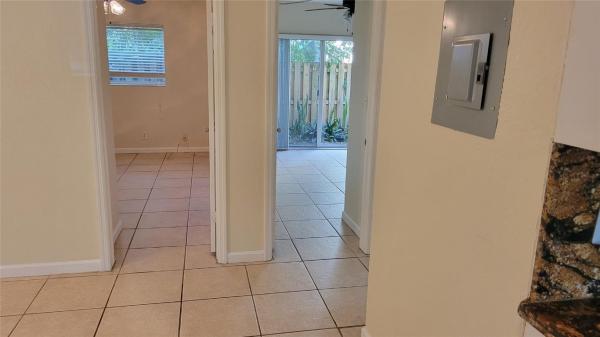 Wilton Commons, 2741 NE 8th Ave #8, Wilton Manors, Florida 33334, image 3