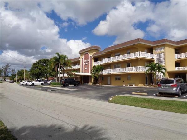 Crystal House, 4200 Crystal Lake Dr #315, Deerfield Beach, Florida 33064, image 1