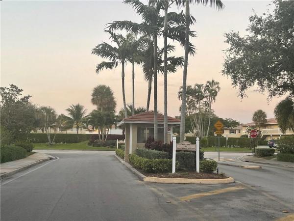 Lakewood Village Of Coral Springs, 10167 Twin Lakes Dr #10167, Coral Springs, Florida 33071, image 1